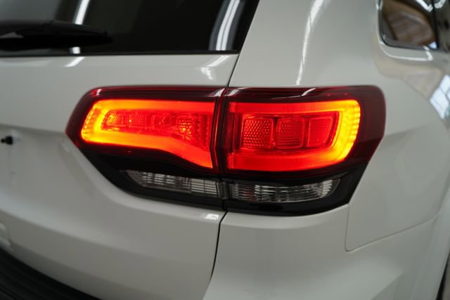 Used 2020 Jeep Grand Cherokee Altitude image 94