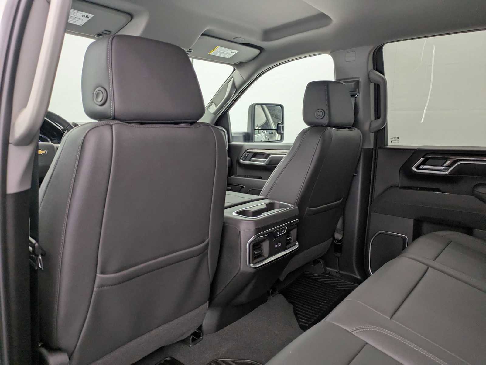 New 2025 Chevrolet Silverado 3500 LTZ w/ LTZ Convenience Package AWD/4WD image 22