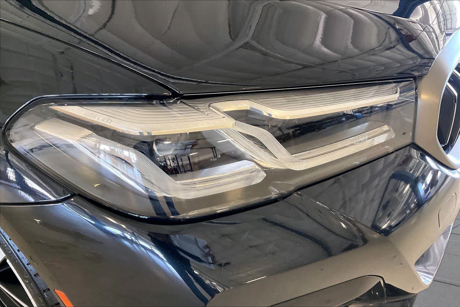 Used 2022 BMW M550i xDrive w/ Executive Package AWD/4WD image 25