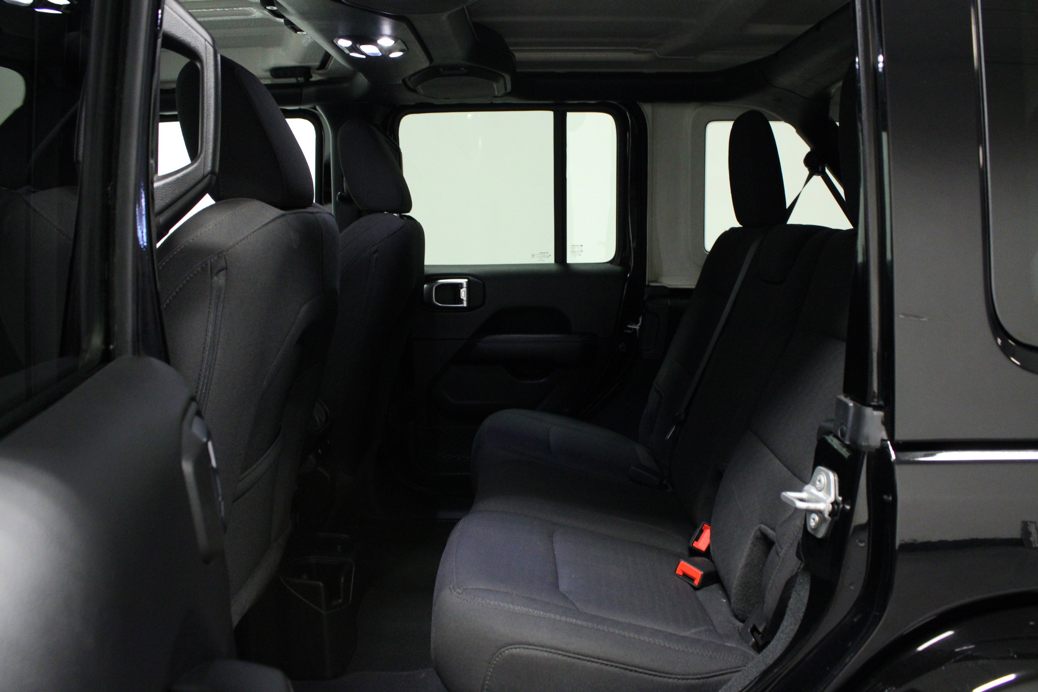 Used 2023 Jeep Wrangler Sahara AWD/4WD image 14