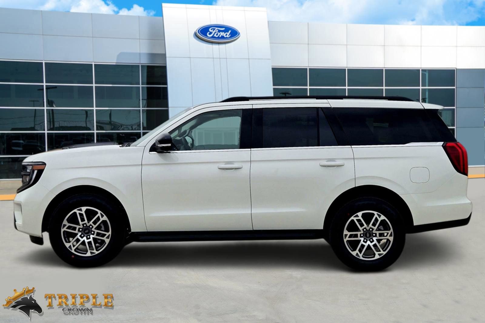 New 2026 Ford Expedition Active RWD image 3