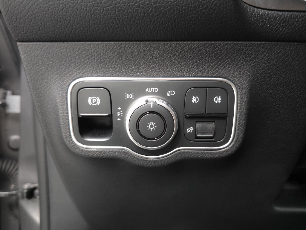 Certified 2026 Mercedes-Benz GLB 250 4MATIC image 10