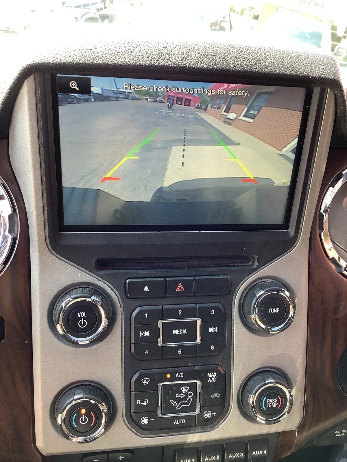 Used 2016 Ford F250 Lariat w/ Lariat Ultimate Package image 18