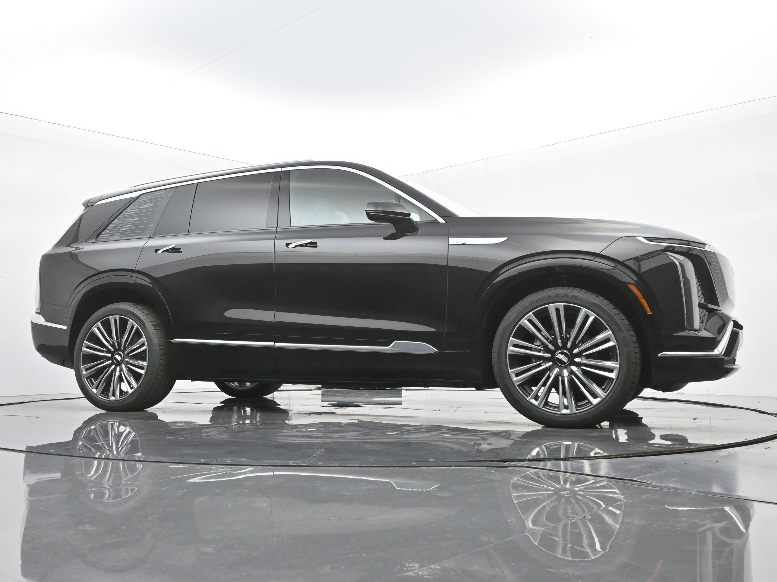 New 2026 Cadillac Vistiq Premium Luxury w/ LPO, Floor Liner Package image 21