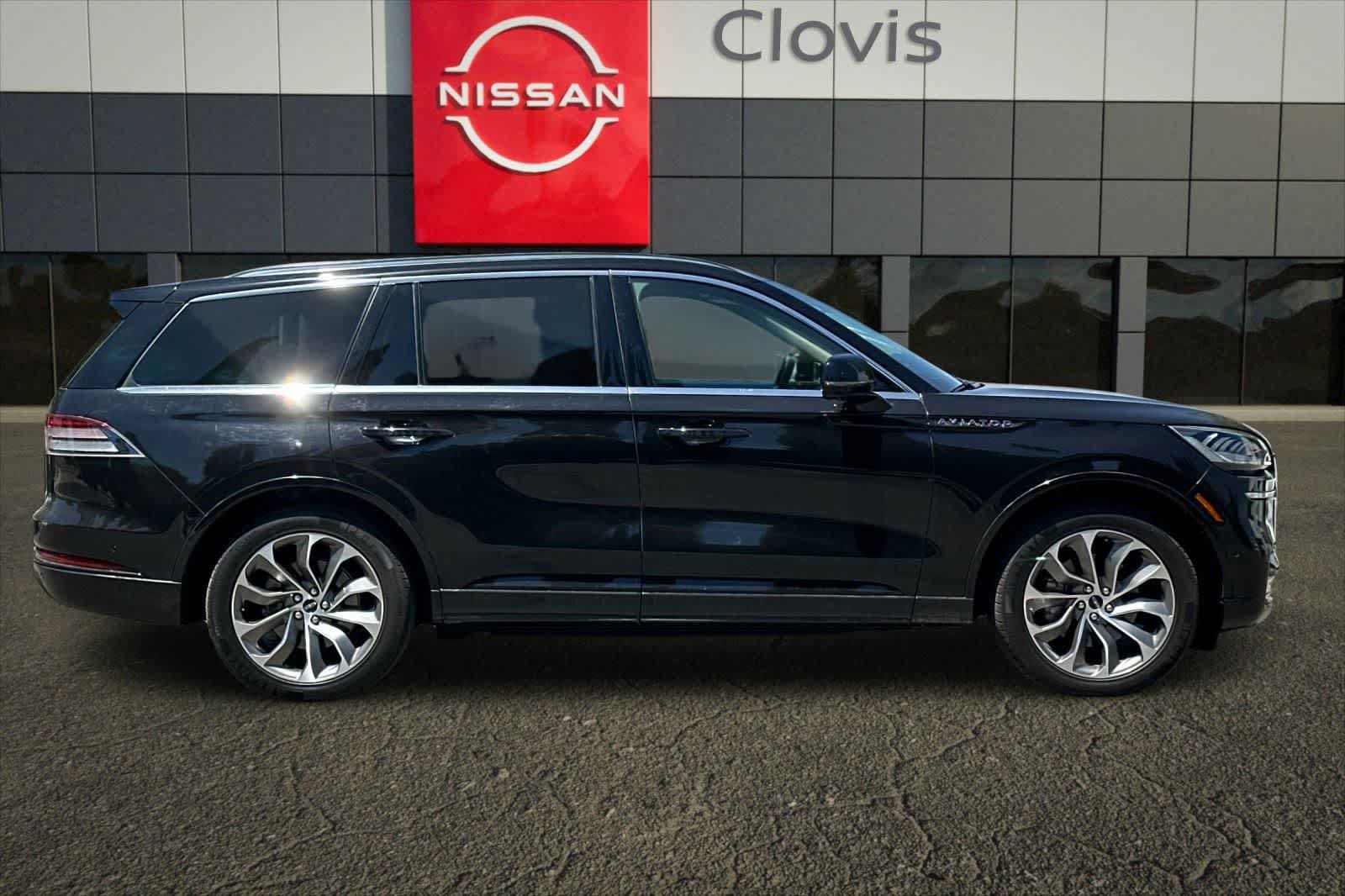 Used 2022 Lincoln Aviator Grand Touring w/ Class IV Trailer Tow Package AWD/4WD image 9
