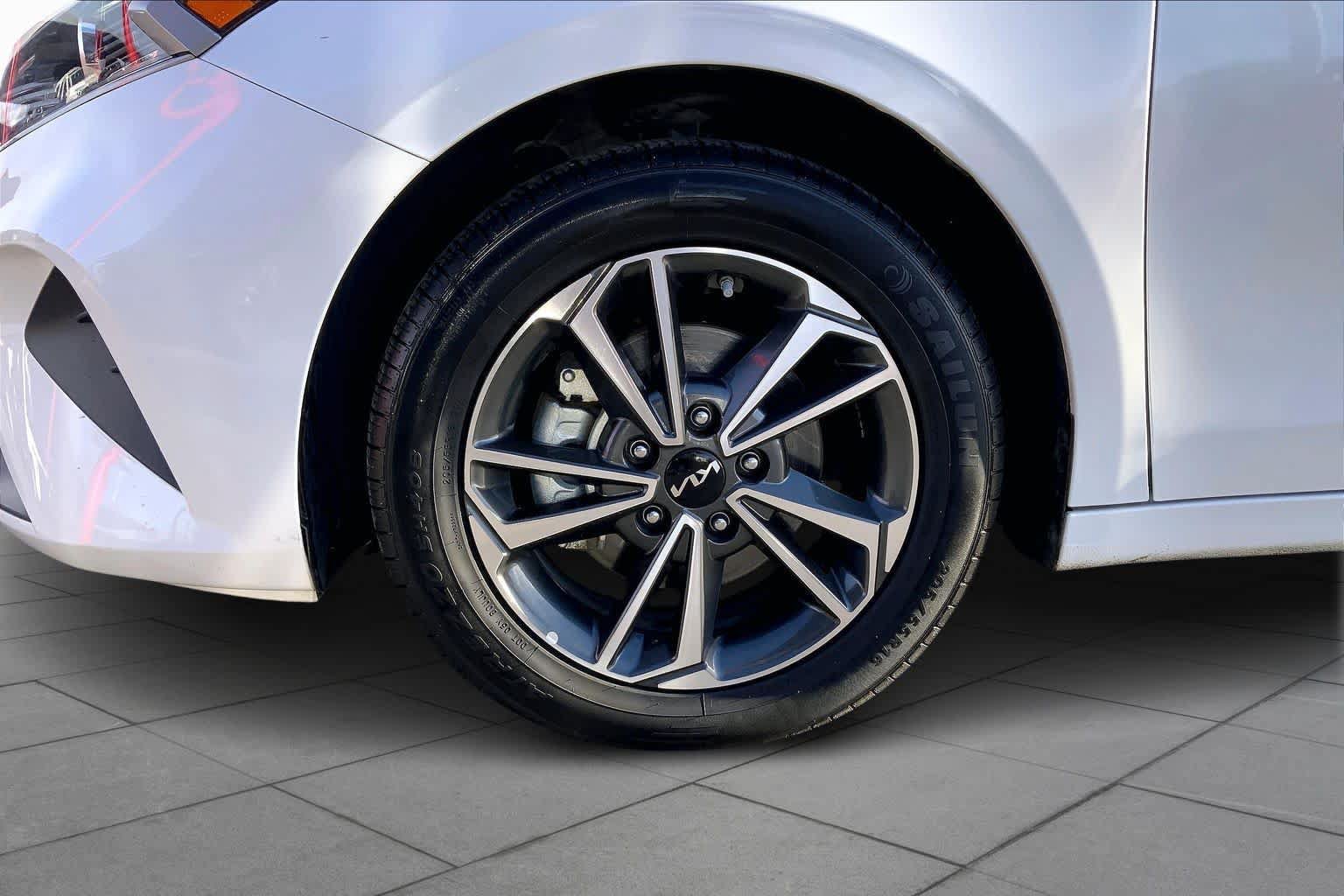 Used 2024 Kia Forte LXS FWD image 11