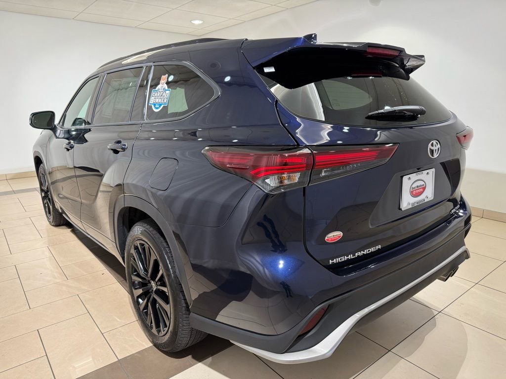 Certified 2025 Toyota Highlander XSE image 3