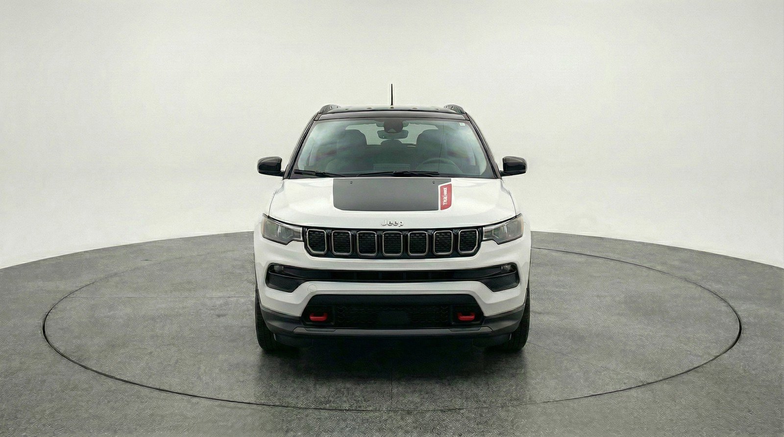 Used 2025 Jeep Compass Trailhawk AWD/4WD image 2