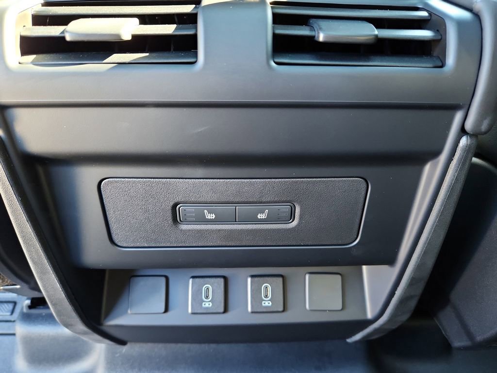 New 2026 Land Rover Defender 110 X-Dynamic SE image 24