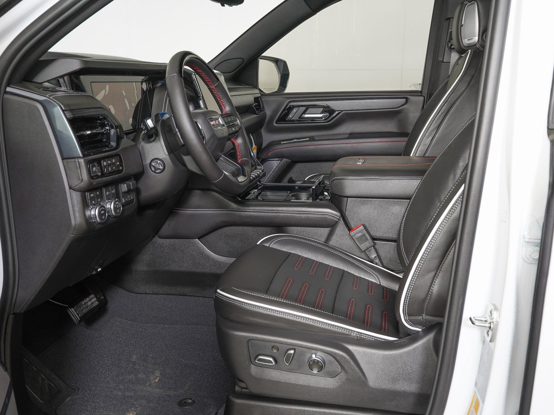 Used 2026 GMC Yukon XL AT4 Ultimate image 17