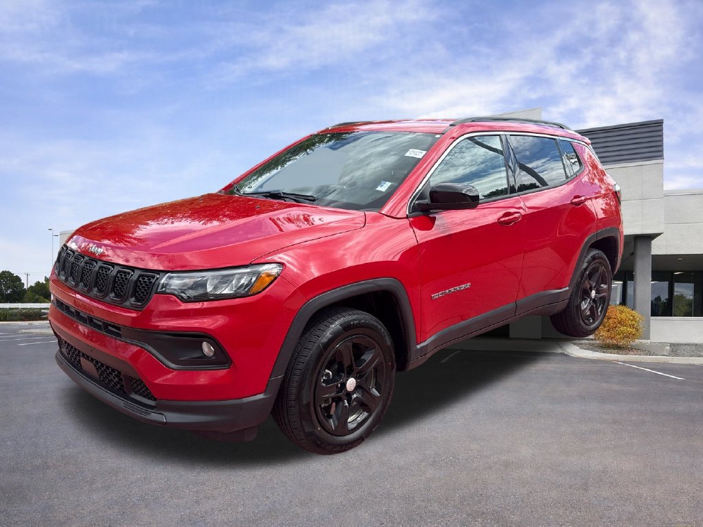 Used 2023 Jeep Compass Latitude AWD/4WD image 3