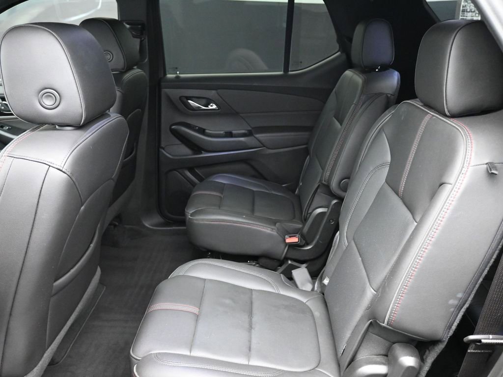 Used 2023 Chevrolet Traverse RS image 13