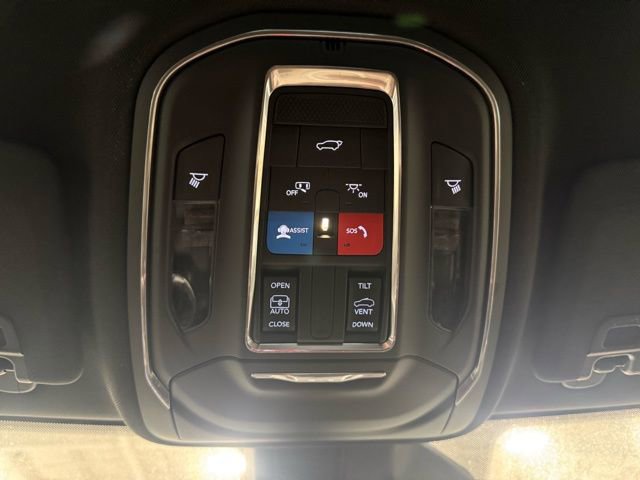 New 2026 Jeep Grand Cherokee Laredo image 17