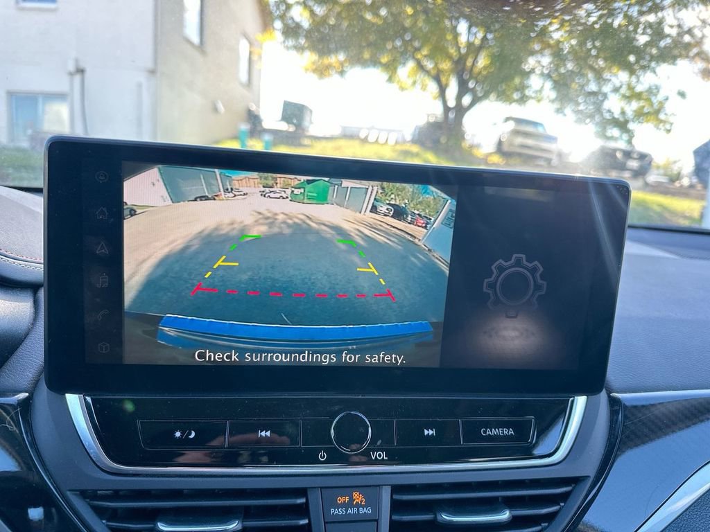 Used 2023 Nissan Altima 2.5 SR w/ SR Premium Package image 18