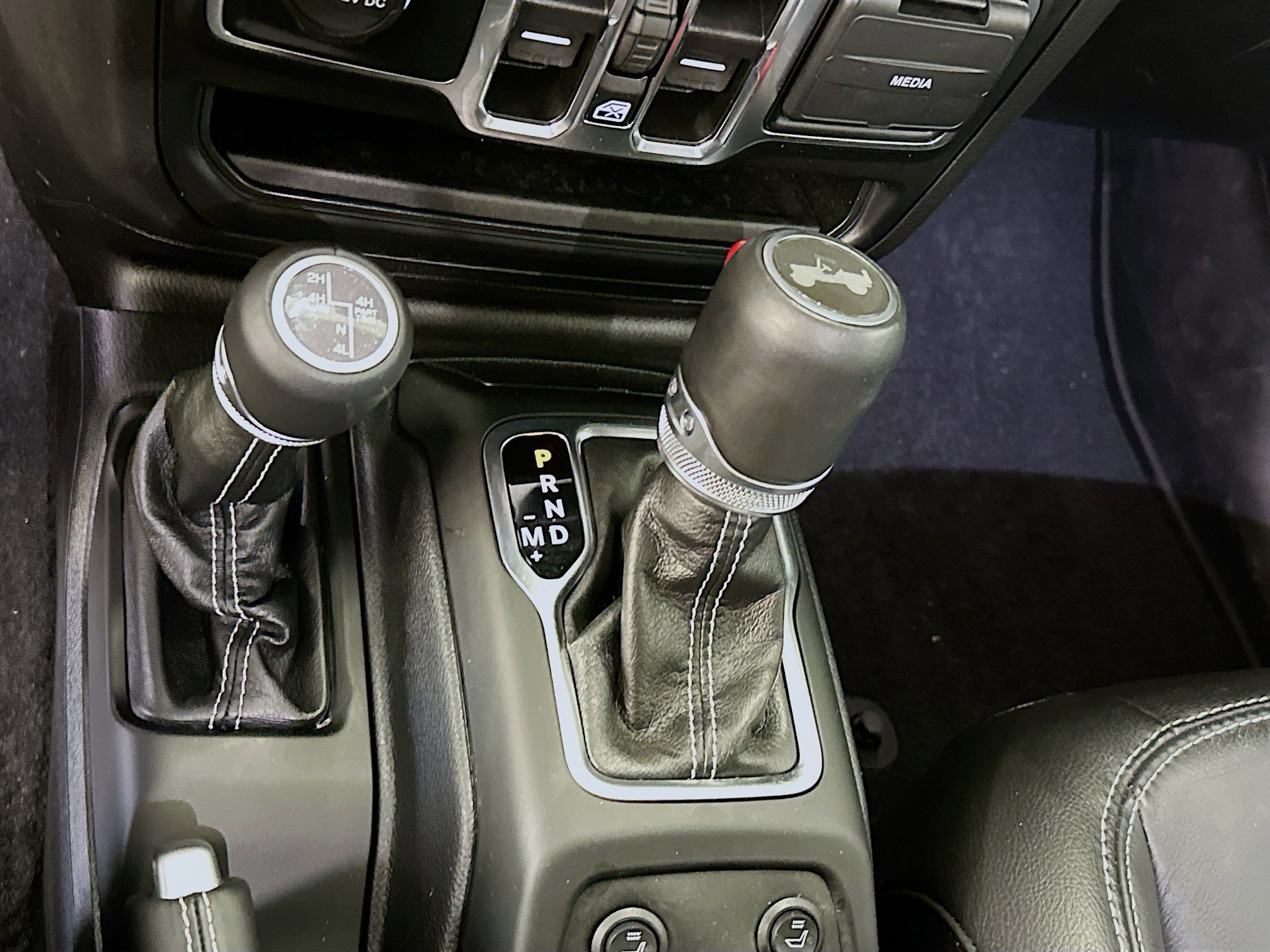 Used 2023 Jeep Wrangler Sahara image 25