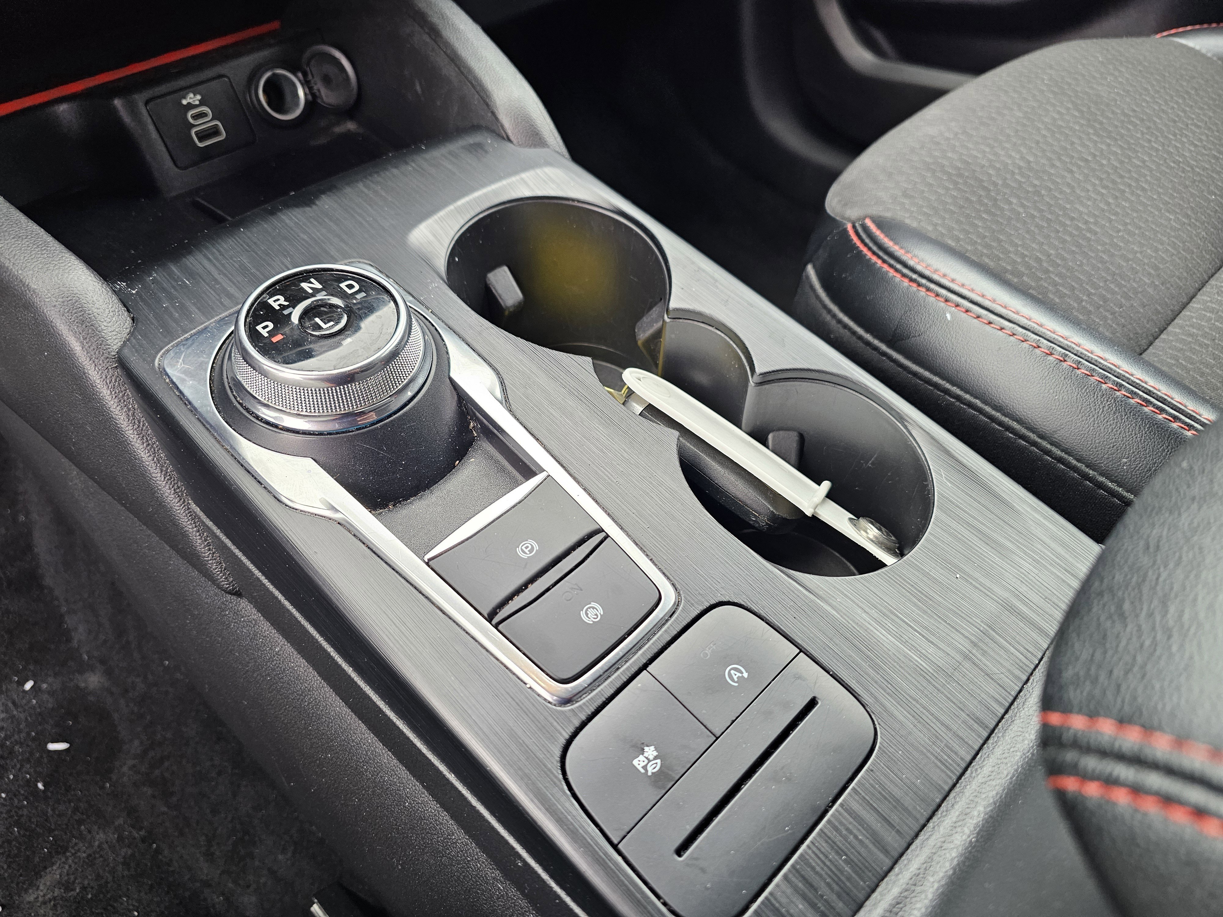 Used 2024 Ford Escape ST-Line image 25