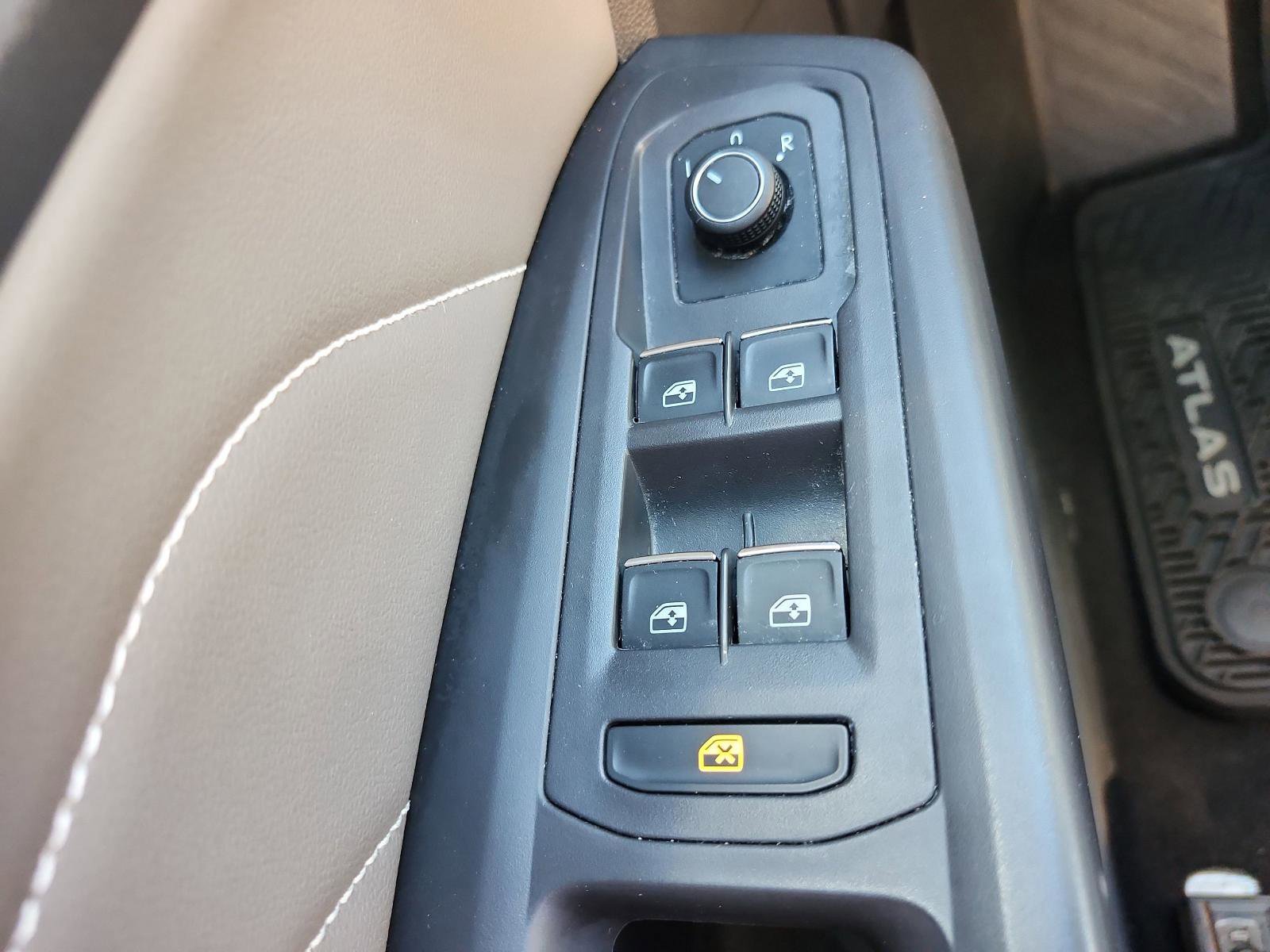 Used 2023 Volkswagen Atlas Cross Sport SE w/ Panoramic Sunroof Package image 22