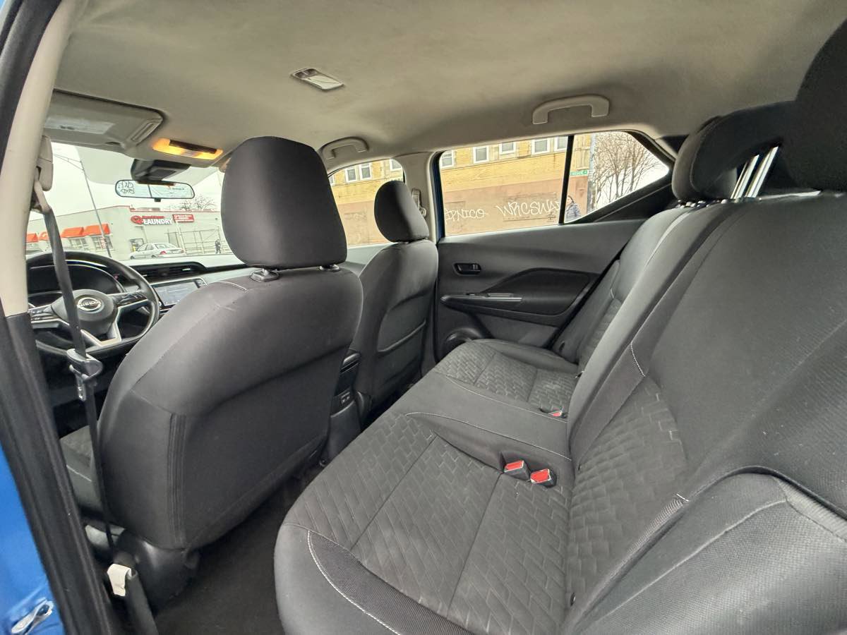 Used 2022 Nissan Kicks S image 16