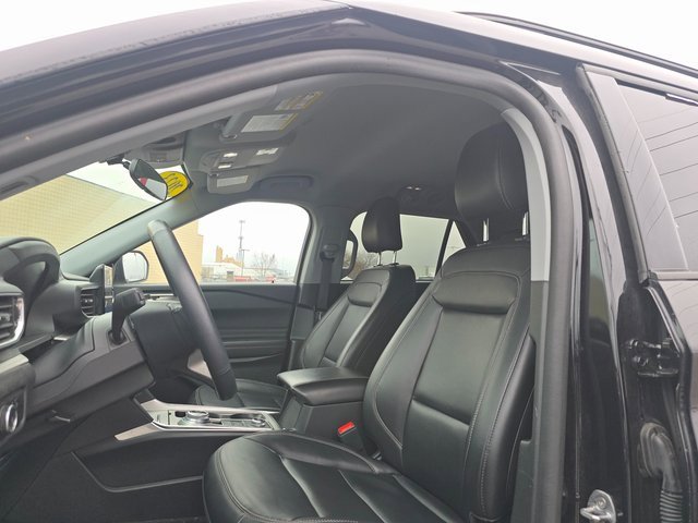 Used 2023 Ford Explorer XLT w/ Equipment Group 202A image 12