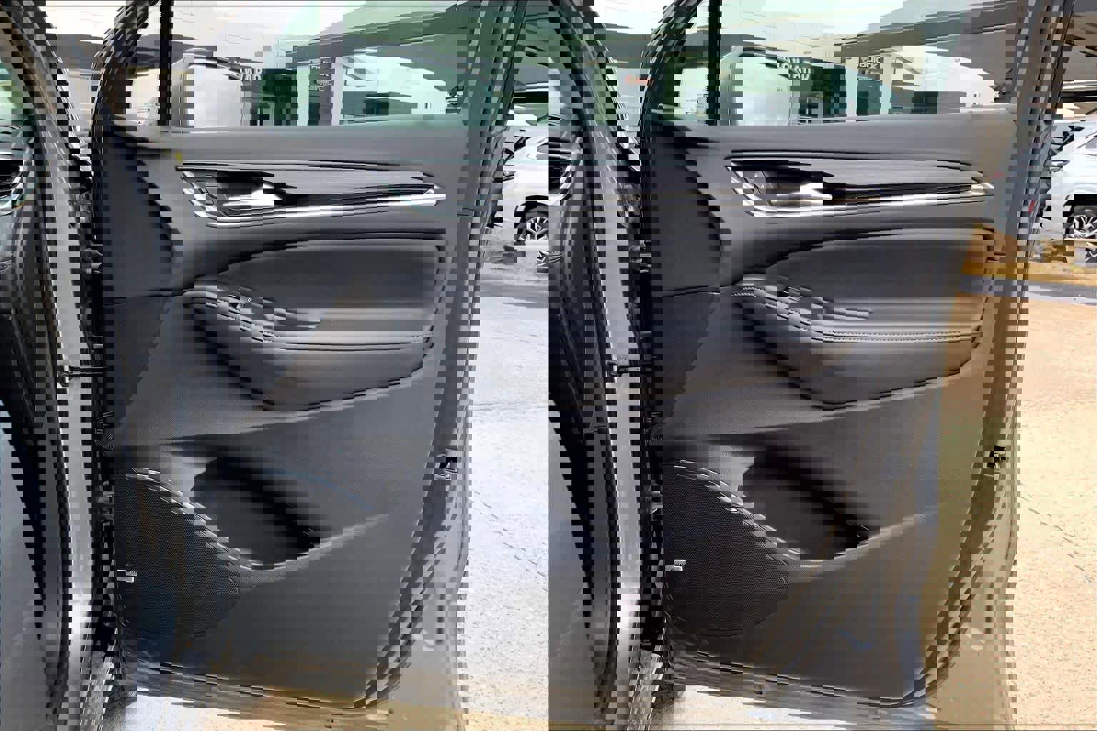 Used 2020 Buick Enclave Avenir w/ Avenir Technology Package image 22