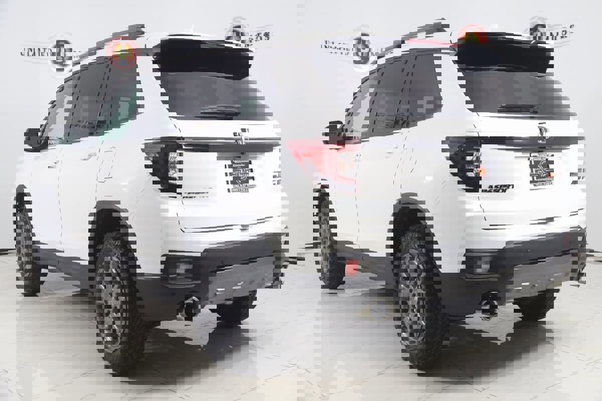 Used 2024 Honda Passport TrailSport image 4