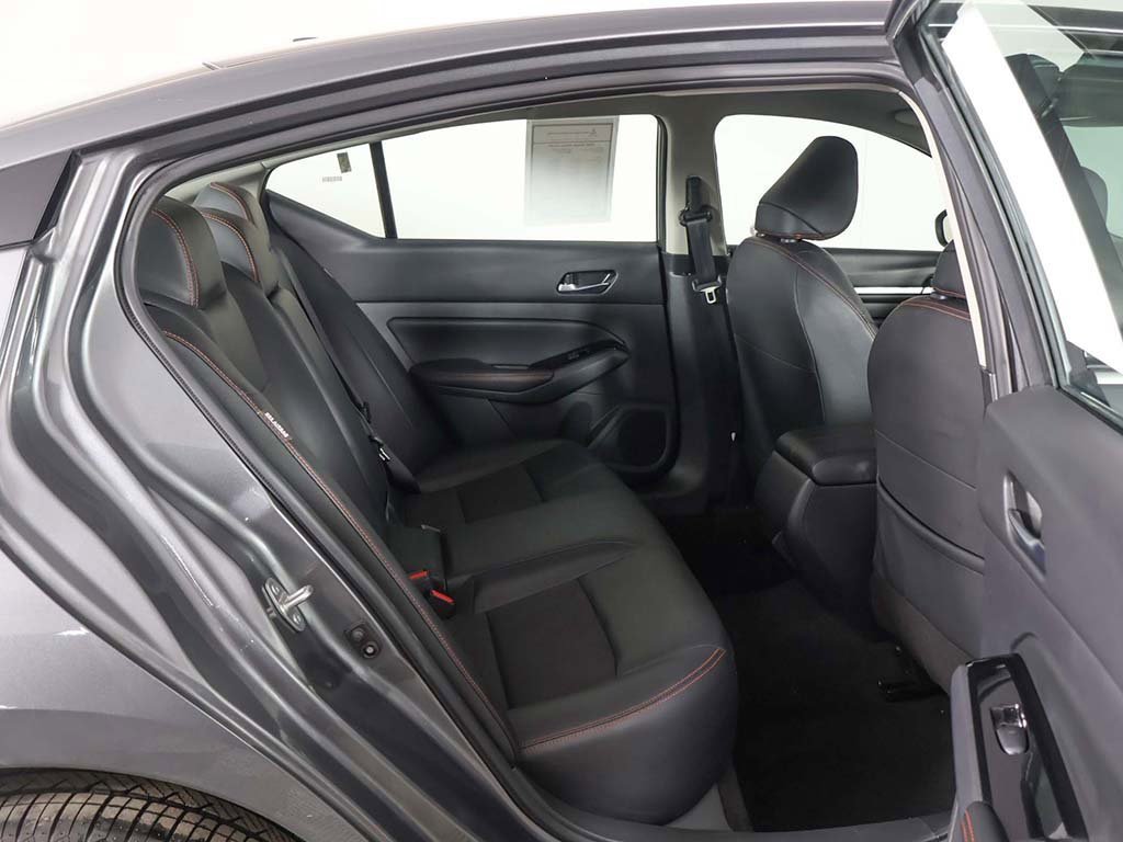 Used 2025 Nissan Altima 2.5 SR image 28