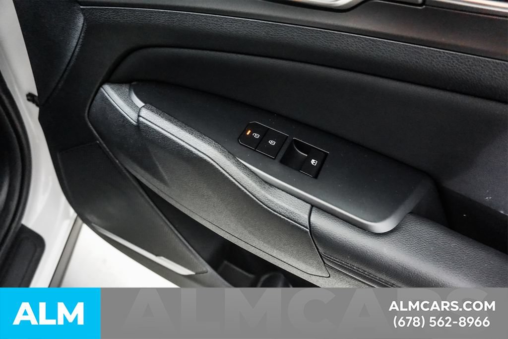 Used 2026 Kia Sportage EX FWD image 39