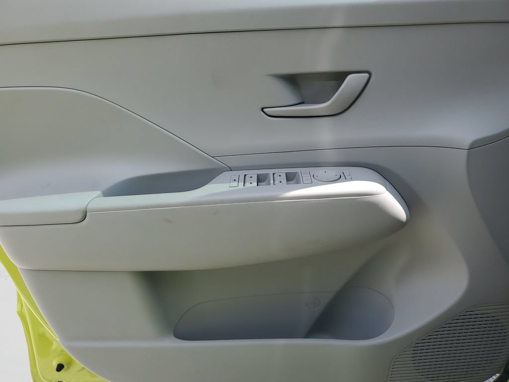 Used 2024 Hyundai Kona SEL FWD image 18