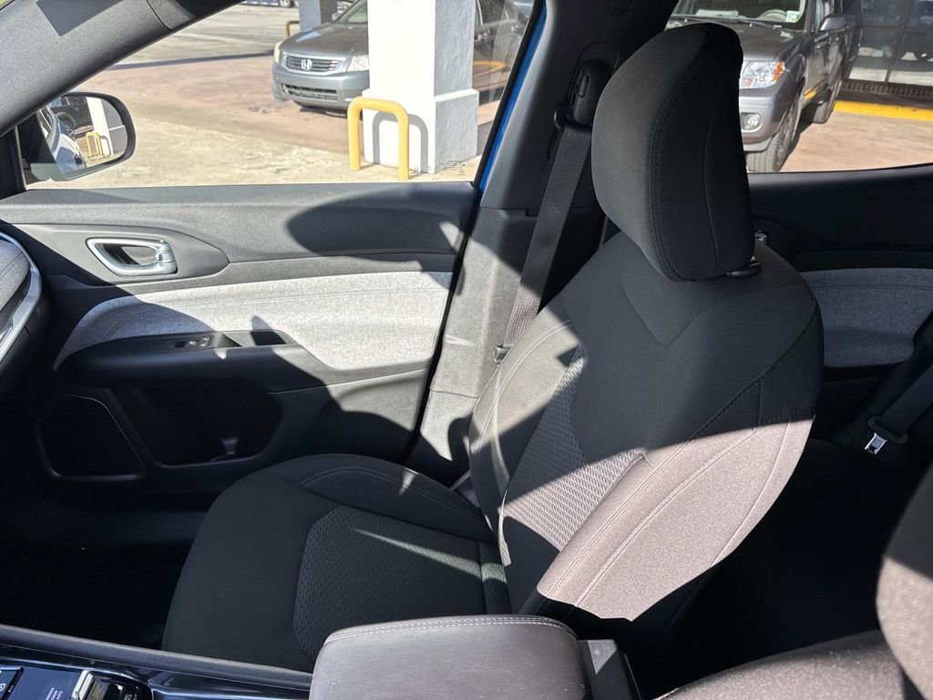 Used 2024 Jeep Compass Sport image 32