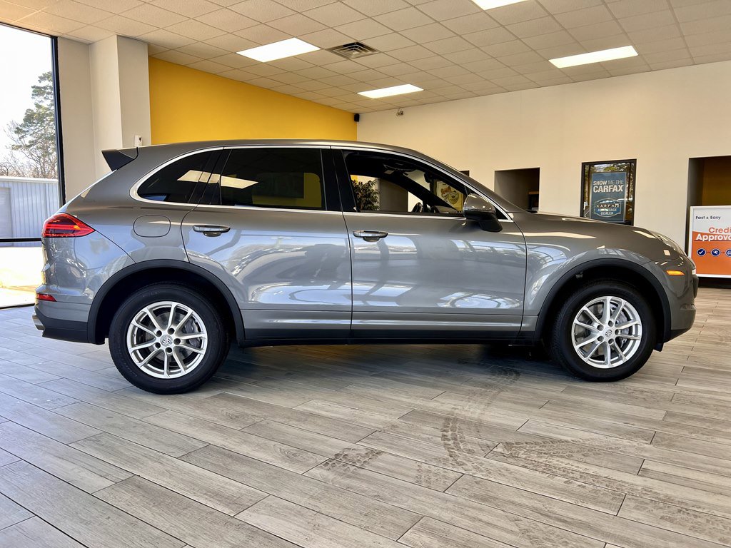 Used 2018 Porsche Cayenne image 5
