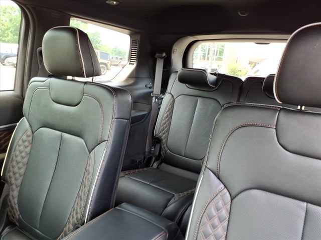 Used 2024 Jeep Grand Cherokee L Summit w/ Advanced Protech Group IV AWD/4WD image 15