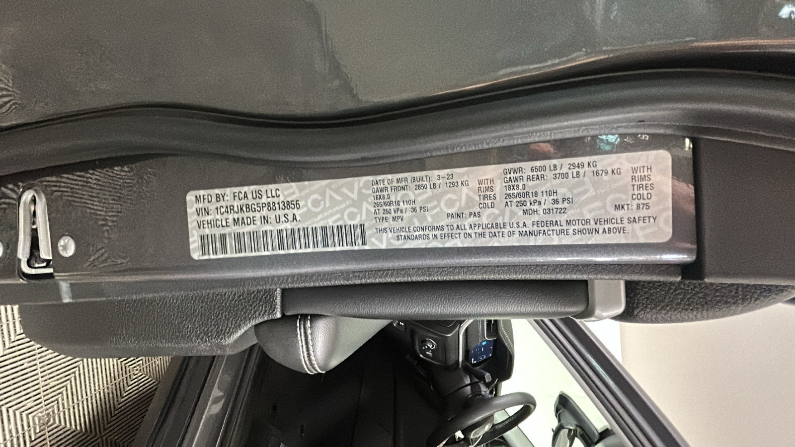 Used 2023 Jeep Grand Cherokee L Limited AWD/4WD image 12