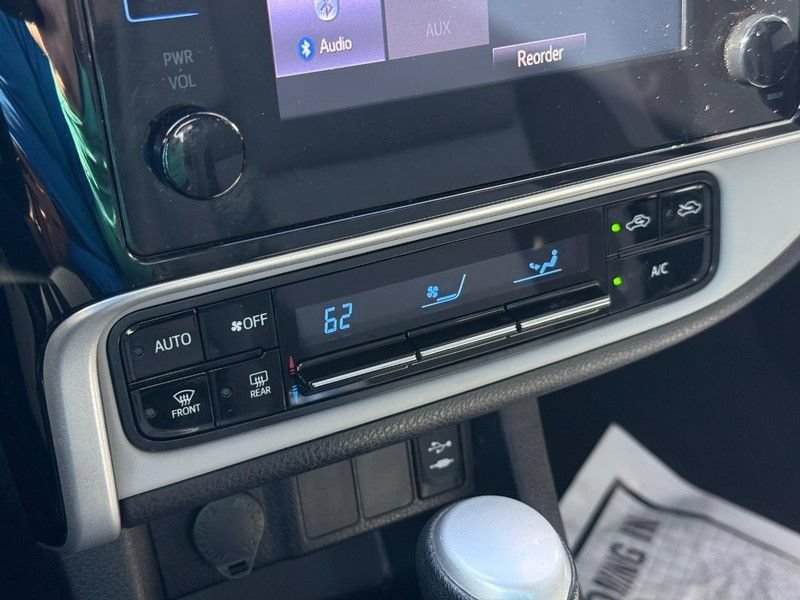 Used 2018 Toyota Corolla LE FWD image 28