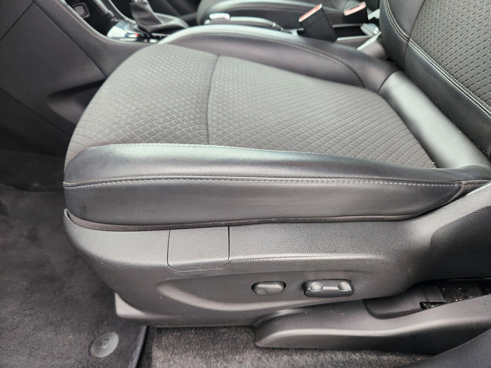 Used 2022 Buick Encore Preferred w/ Safety Package image 20