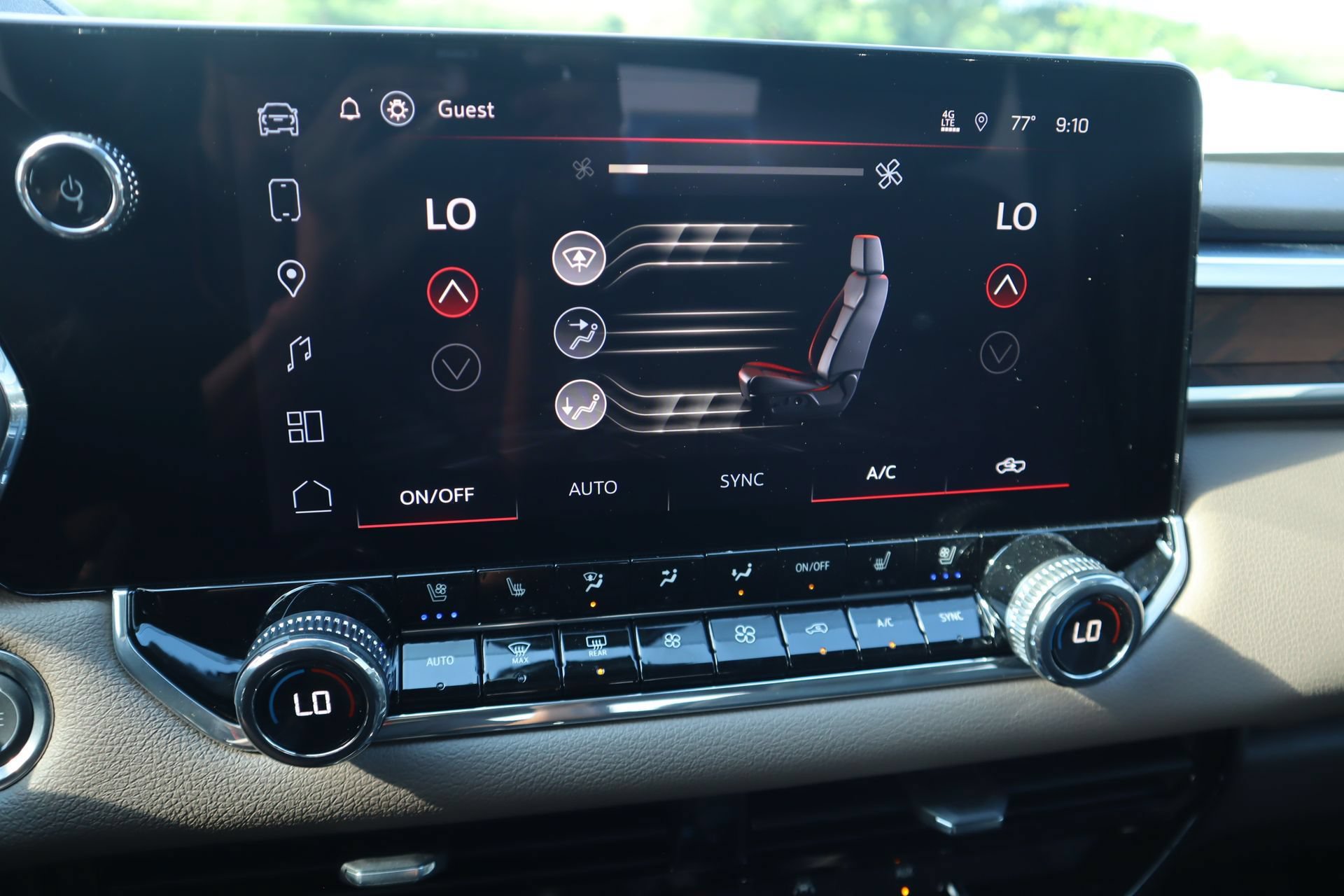 New 2026 GMC Canyon Denali w/ LPO, Denali Black Edition AWD/4WD image 9