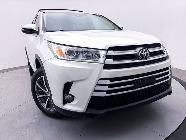 Used 2018 Toyota Highlander XLE image 3