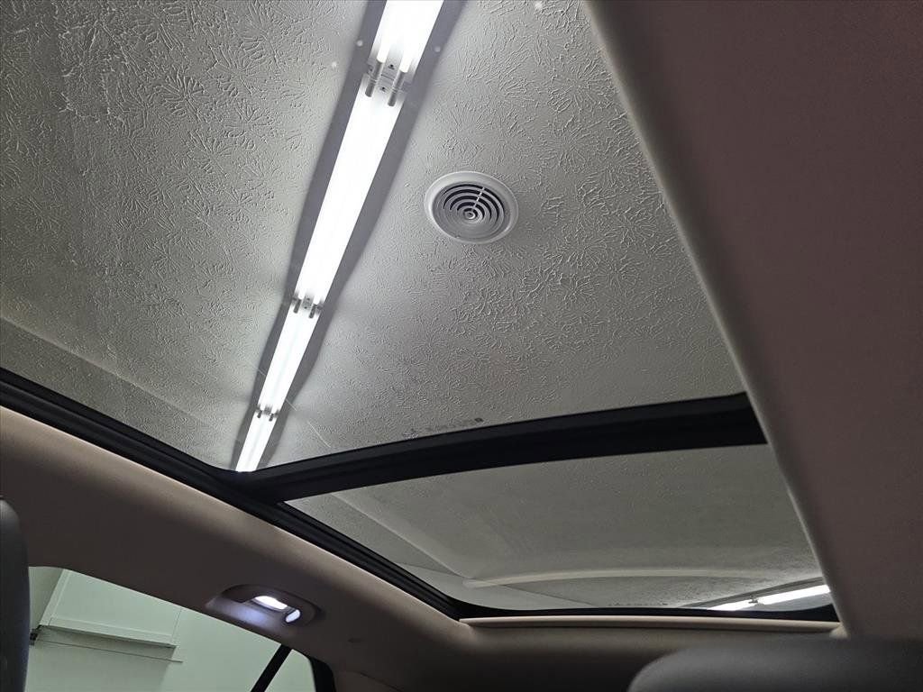 Used 2021 Buick Envision Avenir image 26