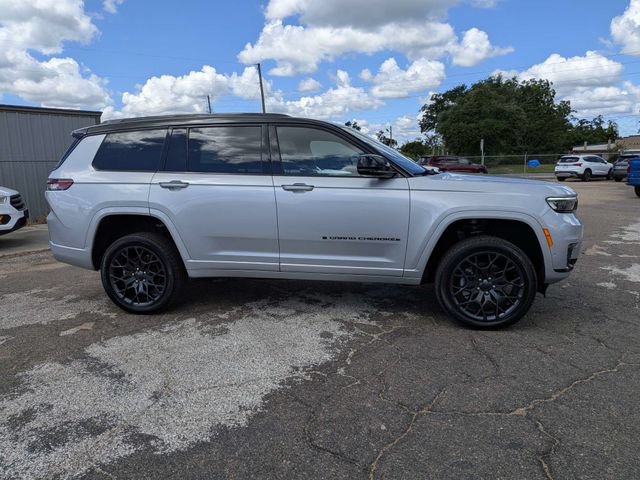 Used 2025 Jeep Grand Cherokee L Summit w/ Obsidian Package AWD/4WD image 3