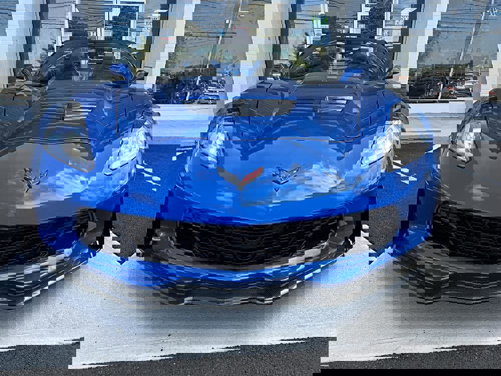 Used 2015 Chevrolet Corvette Z06 w/ 3LZ Preferred Equipment Group image 2