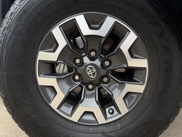 Certified 2021 Toyota Tacoma TRD Off-Road w/ Technology Package AWD/4WD image 11