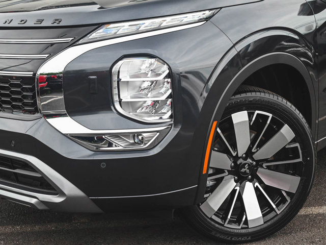 New 2025 Mitsubishi Outlander SEL image 38