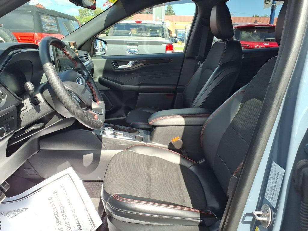 Certified 2023 Ford Escape ST-Line w/ Tech Pack #1 AWD/4WD image 14