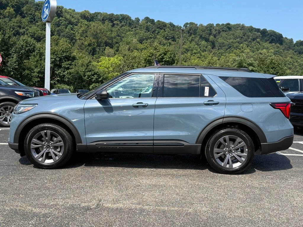New 2026 Ford Explorer Active w/ Active Comfort Package AWD/4WD image 2