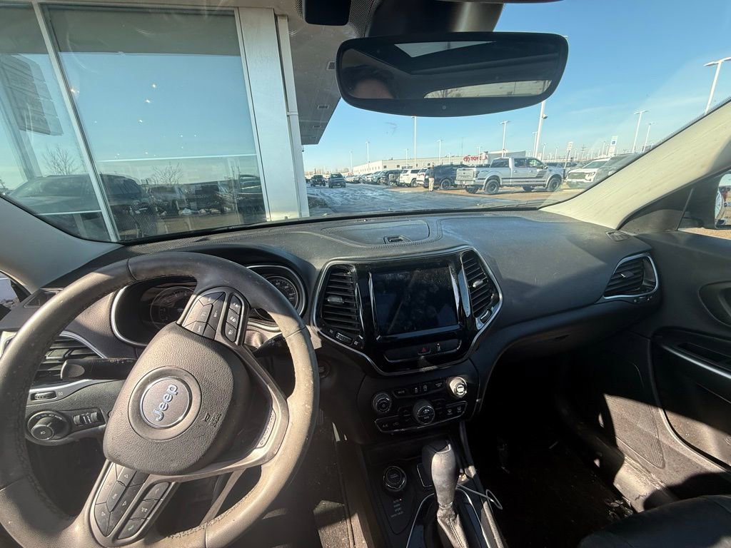 Used 2022 Jeep Cherokee Limited image 37