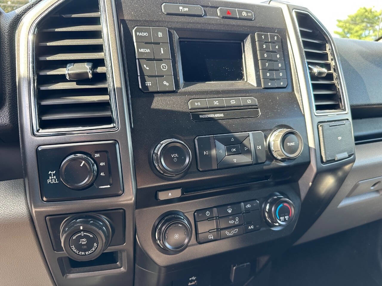 Used 2018 Ford F150 XLT w/ XTR Package image 2