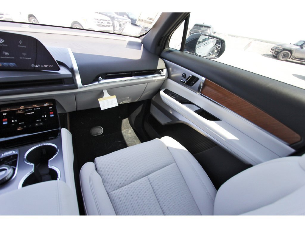 New 2027 Cadillac Vistiq Luxury AWD/4WD image 10