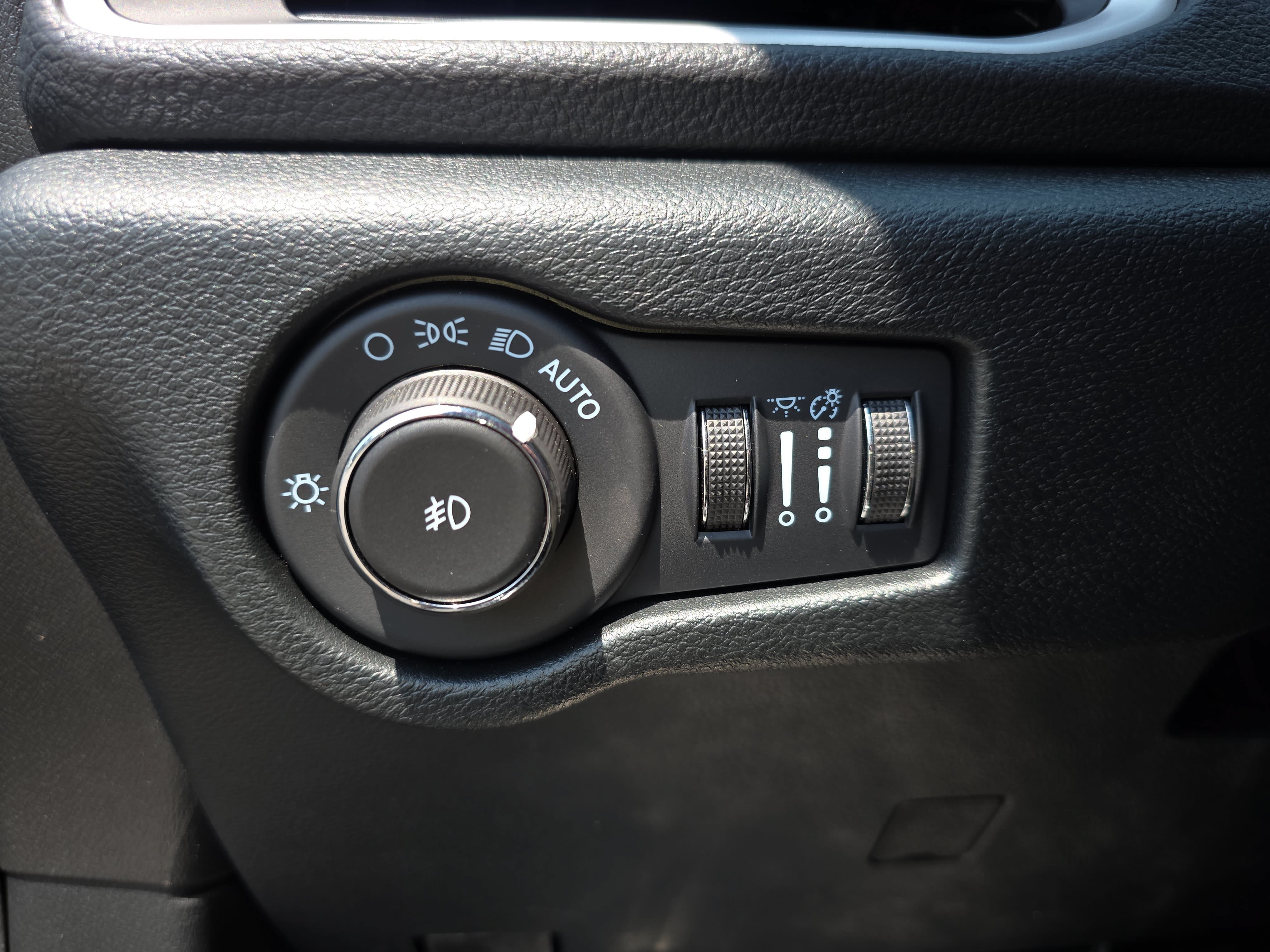 New 2026 Chrysler Pacifica Select FWD image 24