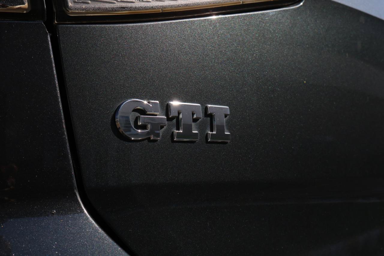 Used 2015 Volkswagen GTI SE w/ Lighting Package (SEL) FWD image 14