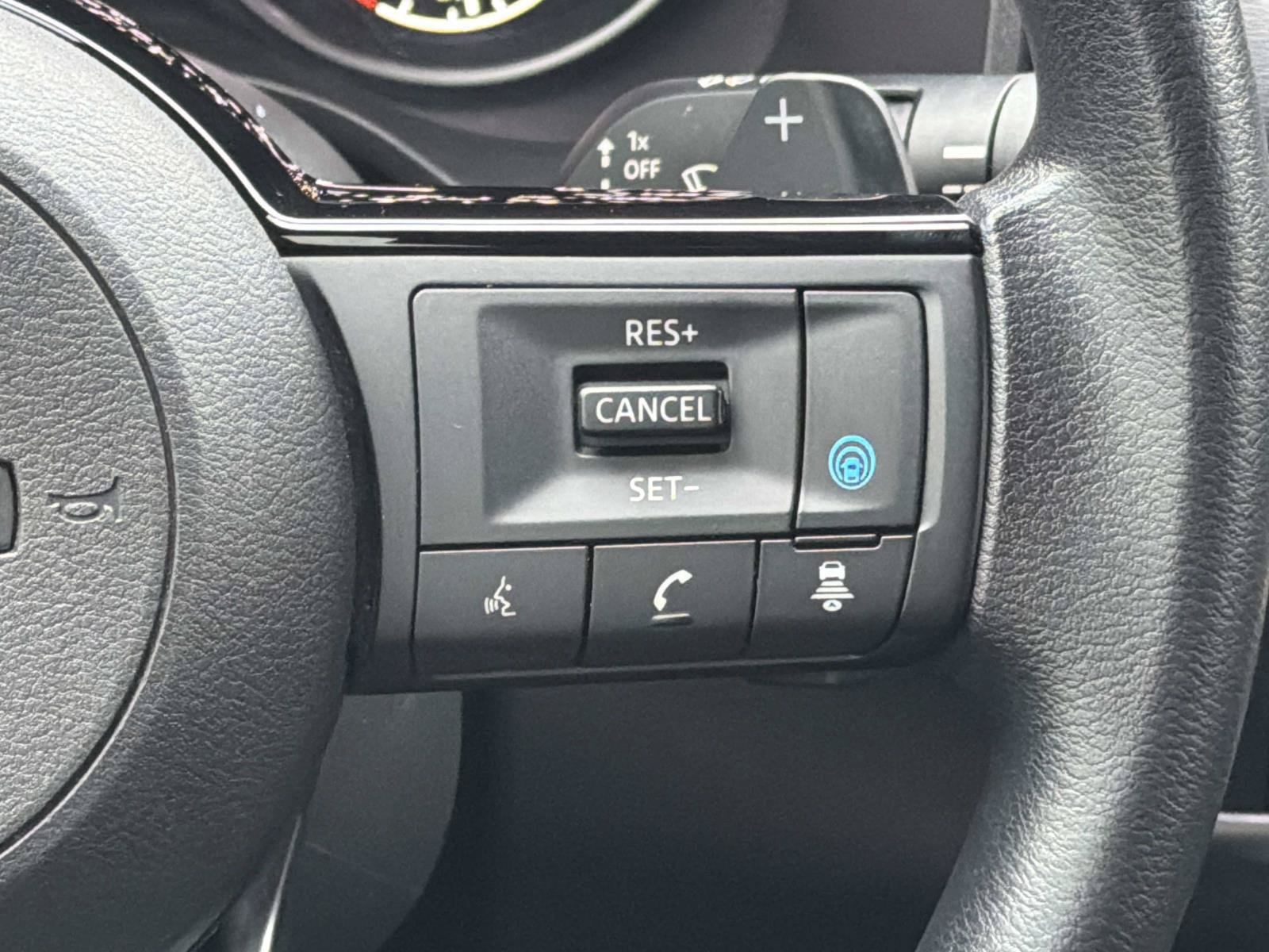 Used 2023 Nissan Rogue SV AWD/4WD image 16