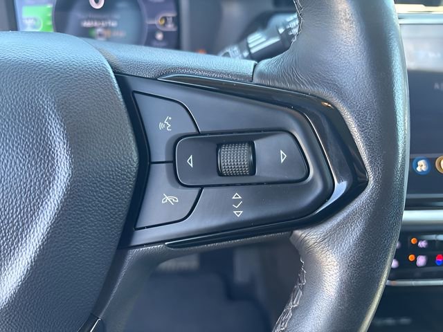 Used 2022 Chevrolet Bolt EUV LT w/ Comfort Package FWD image 19